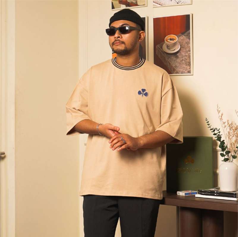 Beige T-Shirt - Club of Five